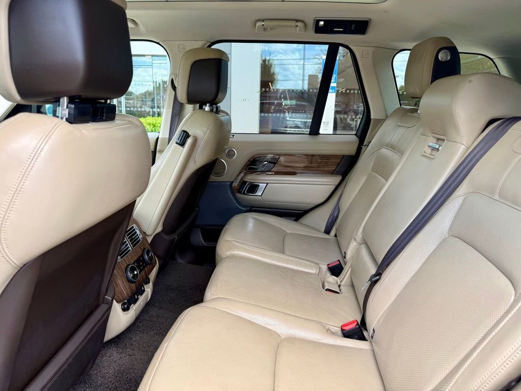 Used 2019 Fuji White Land Rover 5.0L V8 Supercharged image 11