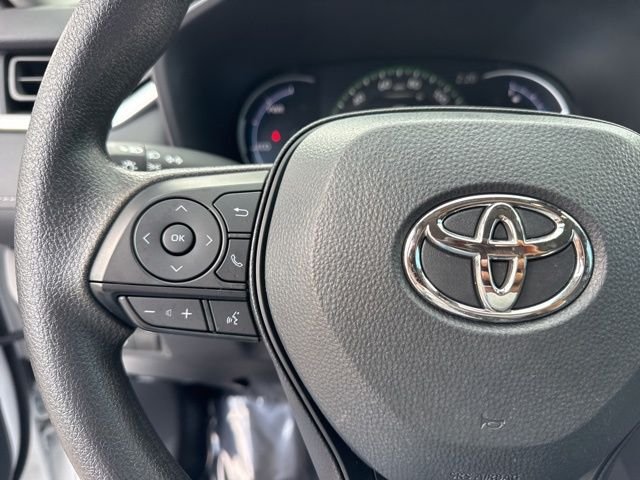 Used 2025 White Toyota XLE image 28
