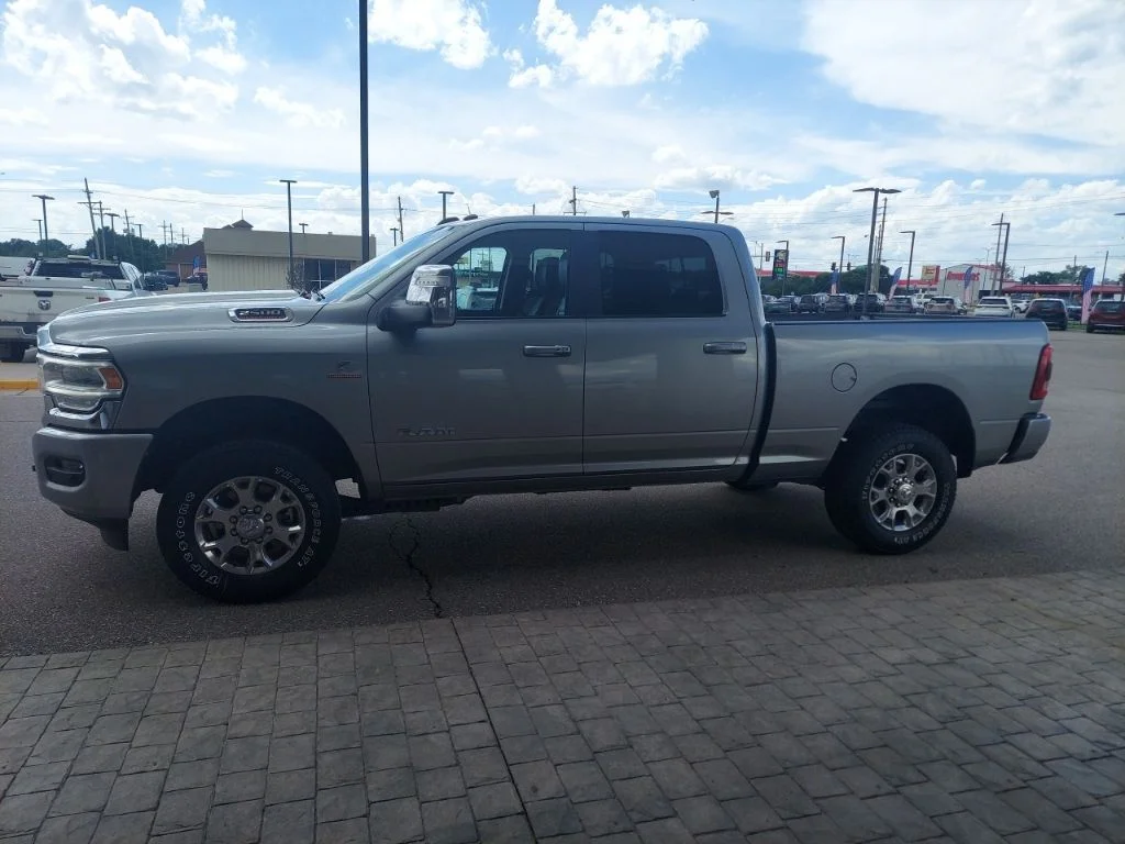 Used 2024 Silver Ram Laramie image 4