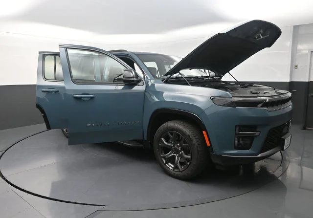 New 2026 Steel Blue Exterior Paint Jeep Limited Altitude image 29