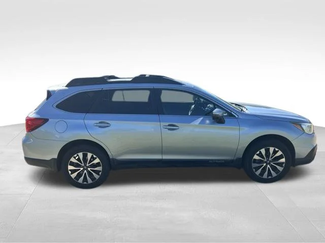 Used 2017 Silver Subaru 2.5i image 2