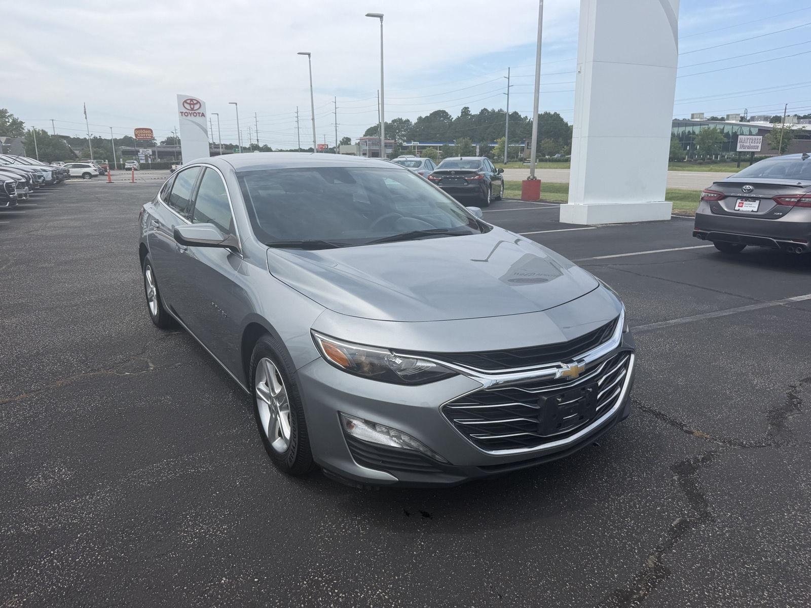 Used 2024 Sterling Gray Metallic Chevrolet LT image 3
