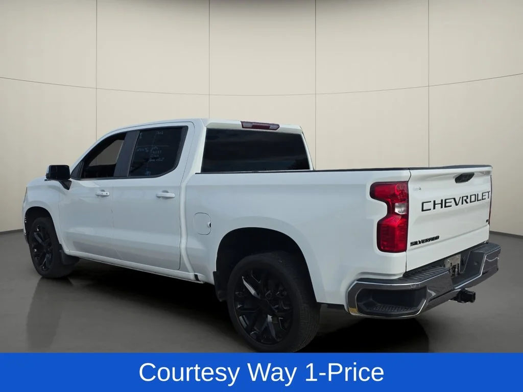 Used 2022 White Chevrolet LT image 6