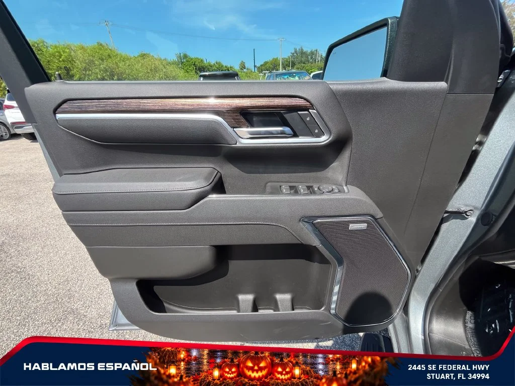 New 2026 Sterling Metallic GMC Elevation image 23