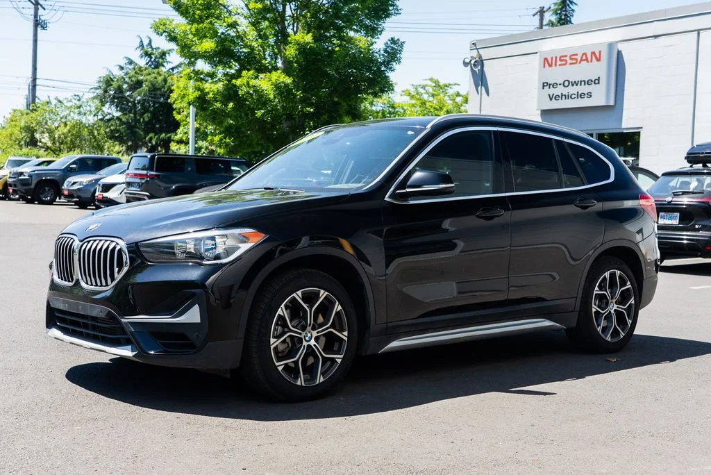 Used 2021 Black BMW xDrive28i image 3