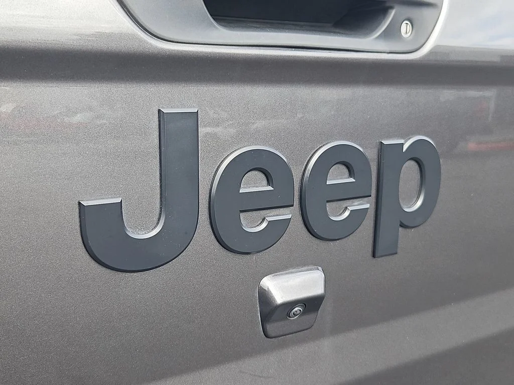 Used 2024 Granite Crystal Metallic Clearcoat Jeep Sport S image 25