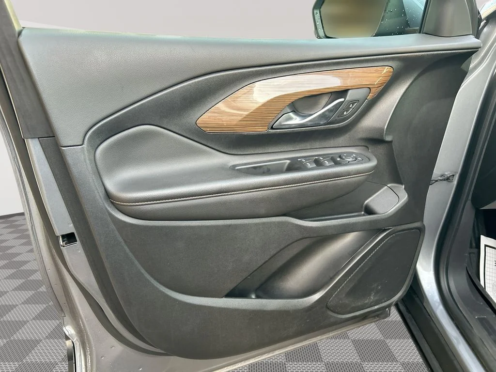 Used 2020 Gray GMC SLE image 24