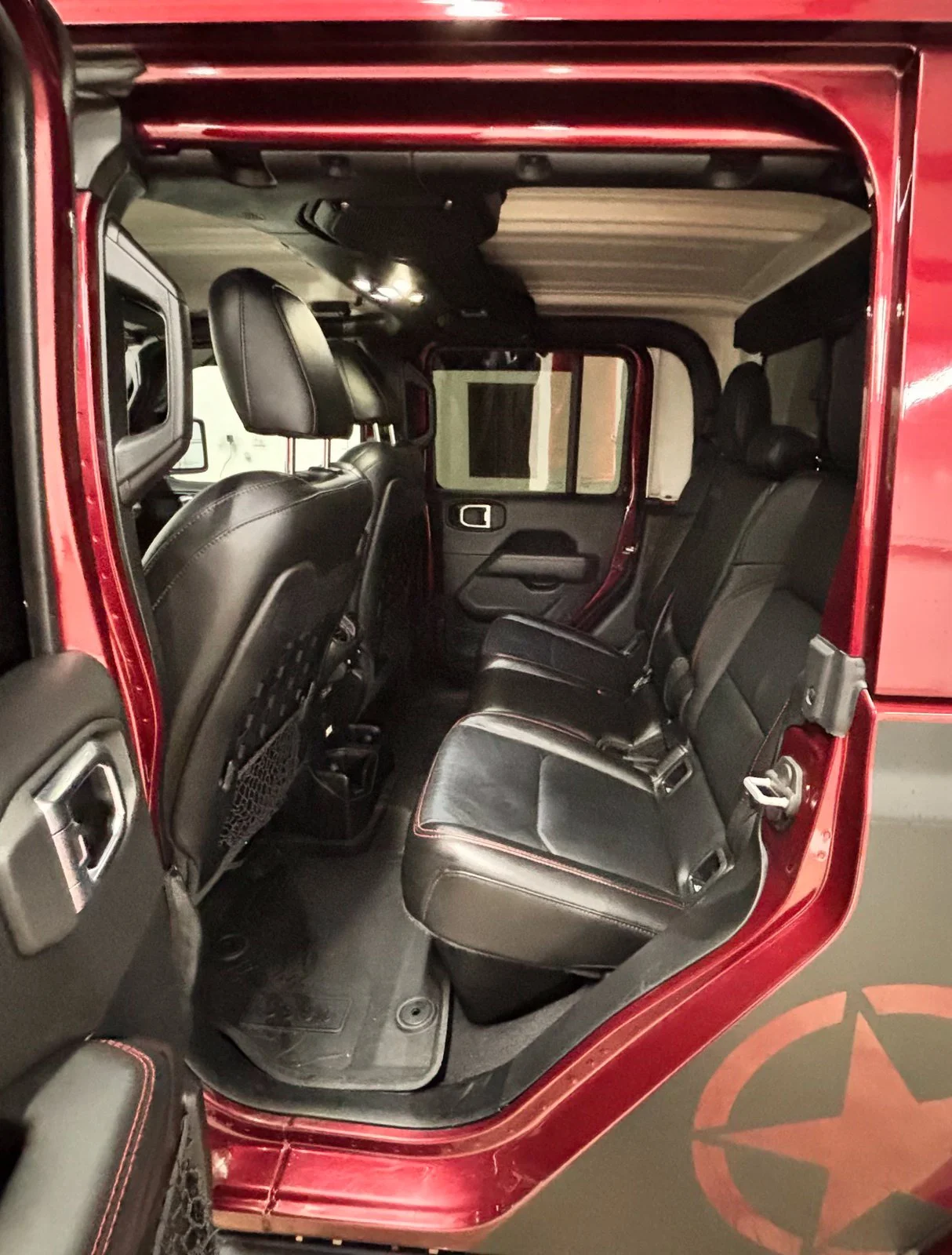 Used 2021  Jeep Rubicon image 24