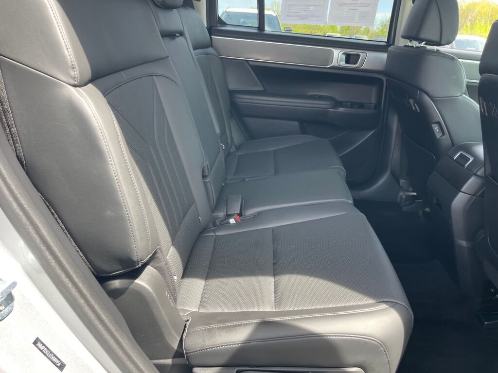 Used 2026 Shimmering Silver Hyundai SEL image 33