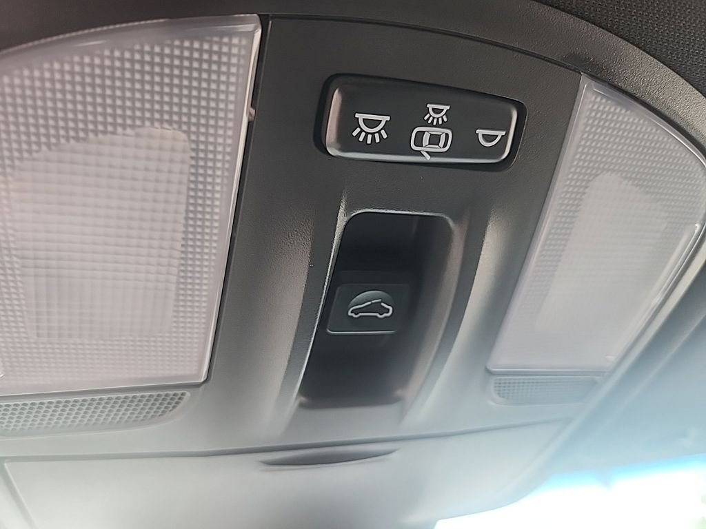 Used 2020 Gray Hyundai 2.0 Premium image 25