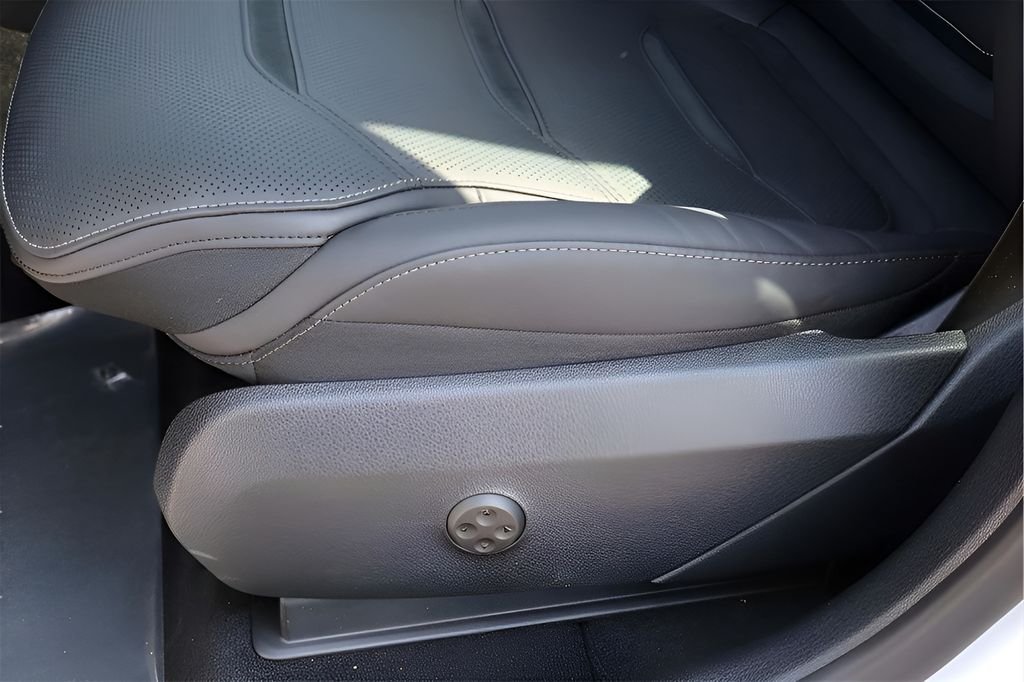 2025 Mercedes-Benz GLC AMG GLC63 S - Photo 83