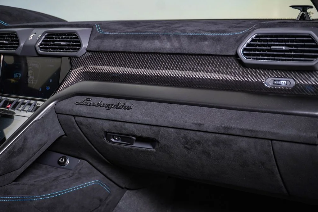Used 2024 Blu Cepheus Metallic Lamborghini Performante image 19