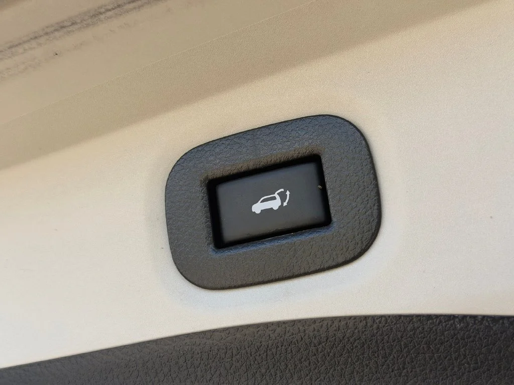 Used 2019 White Nissan SV image 17