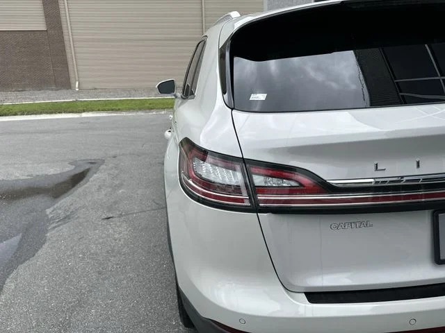 Used 2023 White Lincoln Reserve image 26
