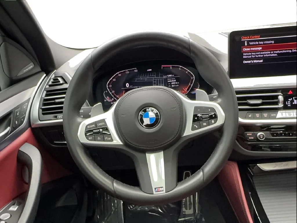 Used 2025 Gray BMW xDrive30i image 41