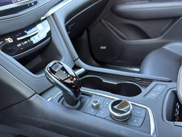 Used 2022 White Cadillac Premium Luxury image 22