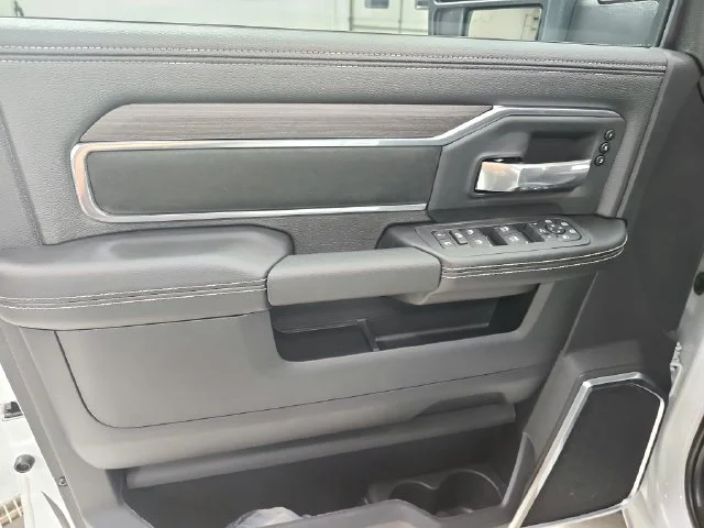 New 2026 Bright White Clear-Coat Exterior Paint RAM Laramie image 39
