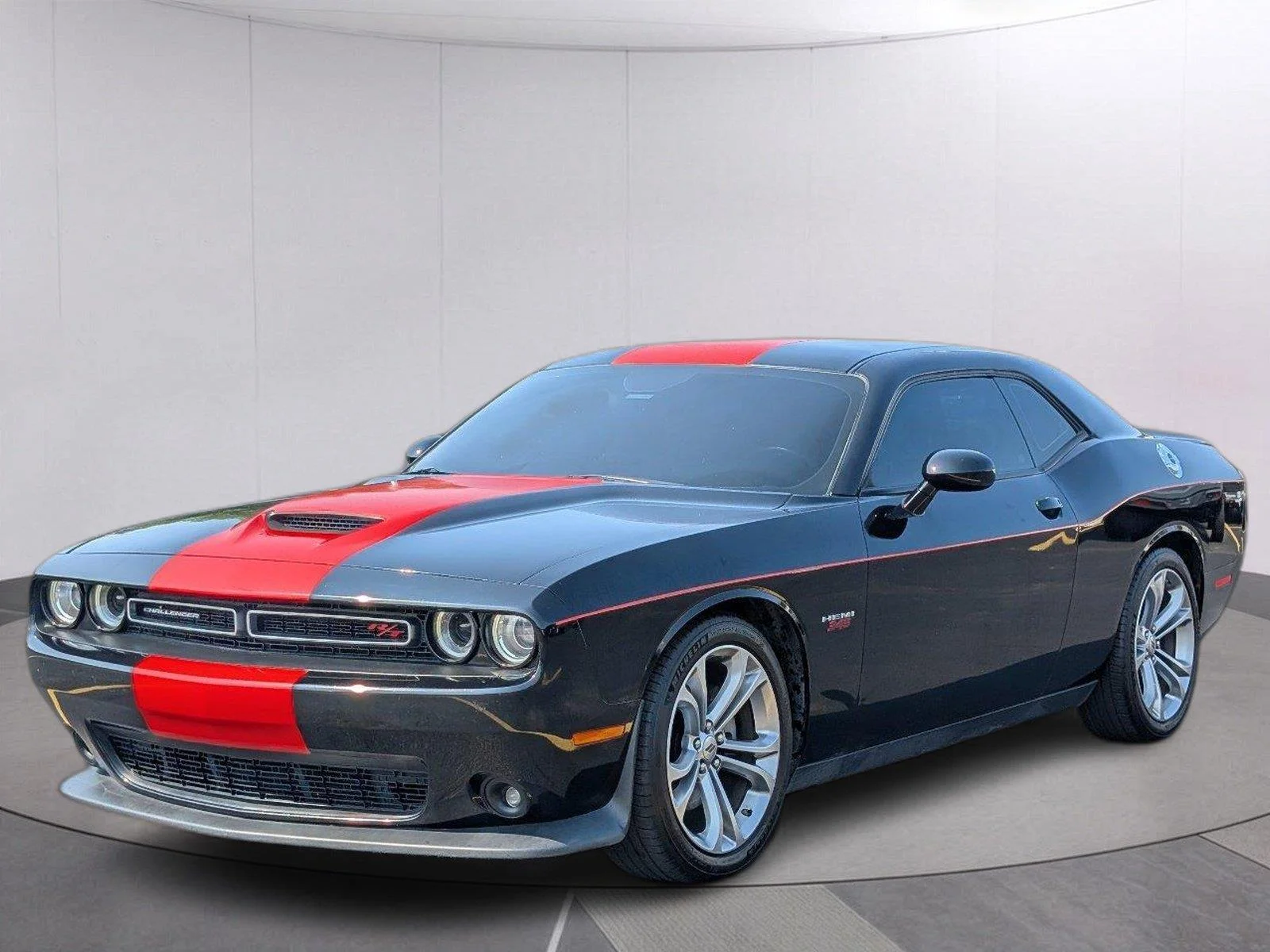 Used 2022 Pitch Black Clearcoat Dodge R/T image 1