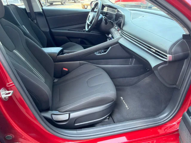 Used 2024 Red Hyundai SEL image 13
