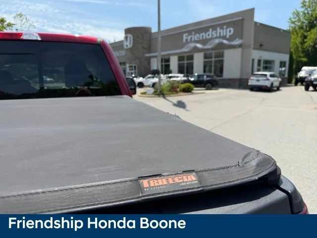 Used 2019 Red Ford Lariat image 40