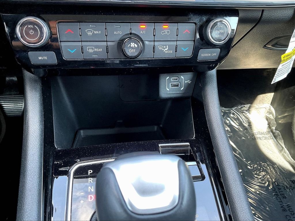 Used 2022 White Jeep Limited image 16