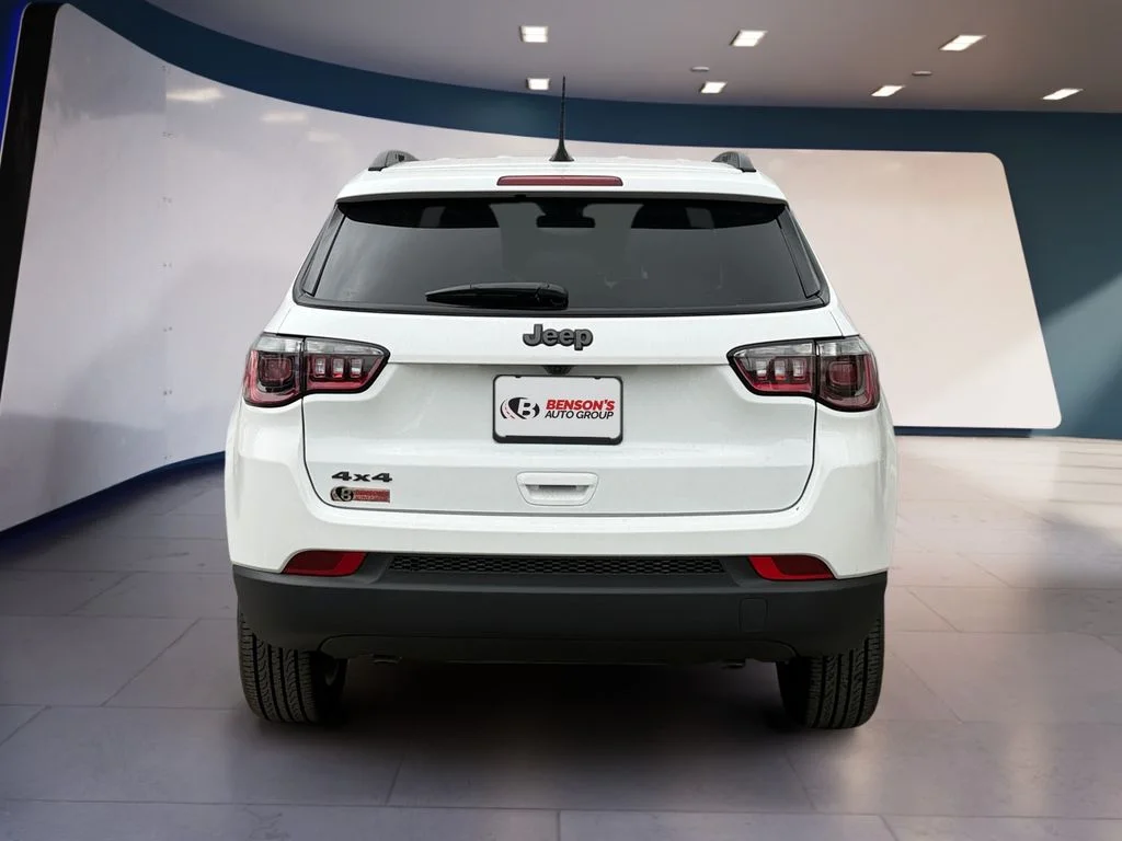 New 2026 White Jeep Latitude image 4