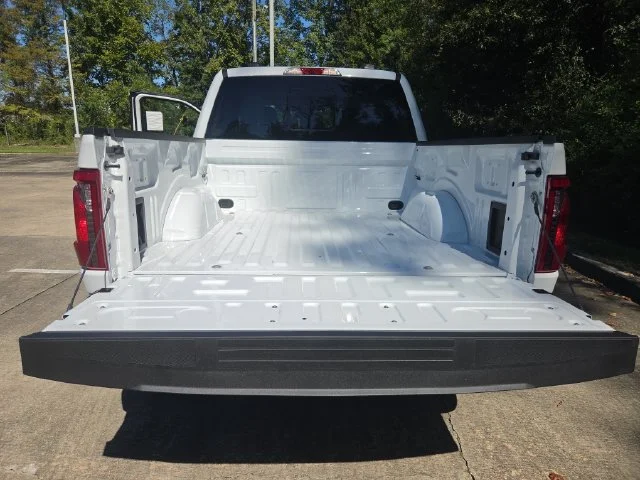 New 2026 Oxford White Ford XLT image 24