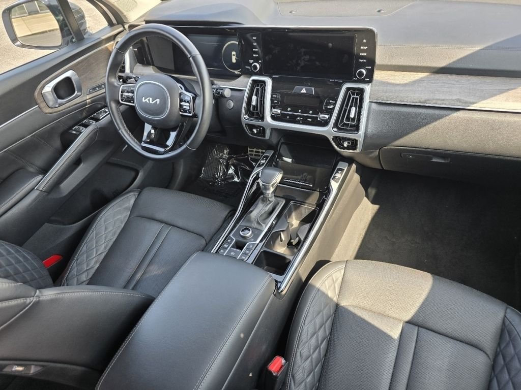 Used 2023 White Kia X-Line SX Prestige image 23