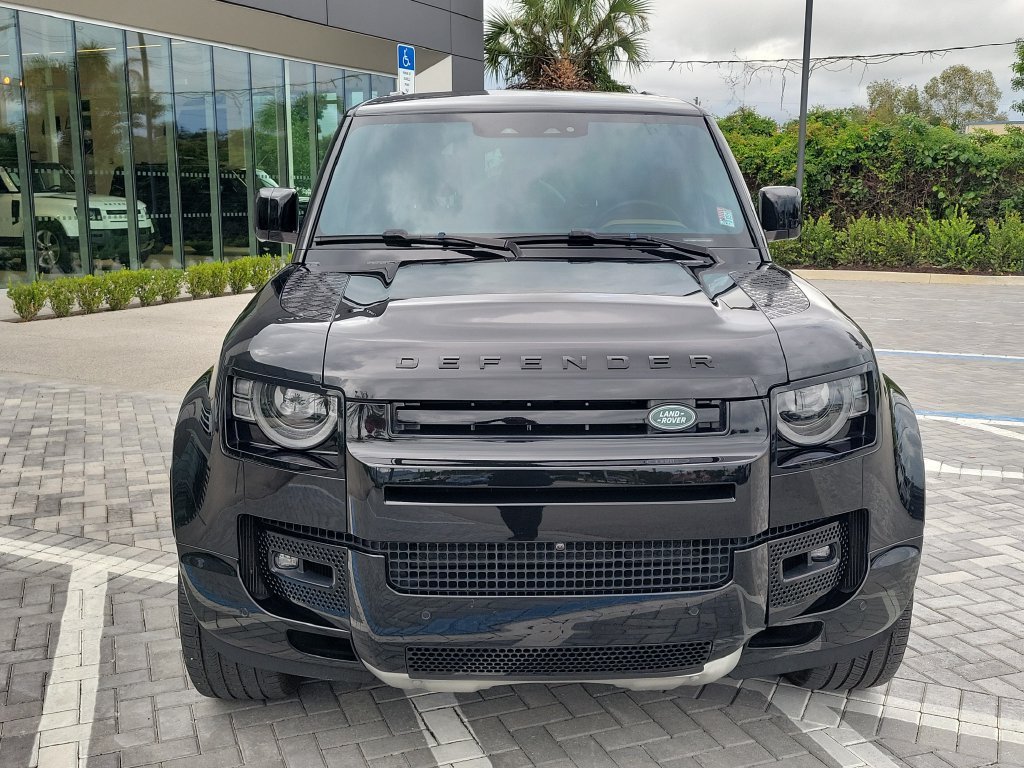 Certified Used 2025 Black Land Rover X image 8