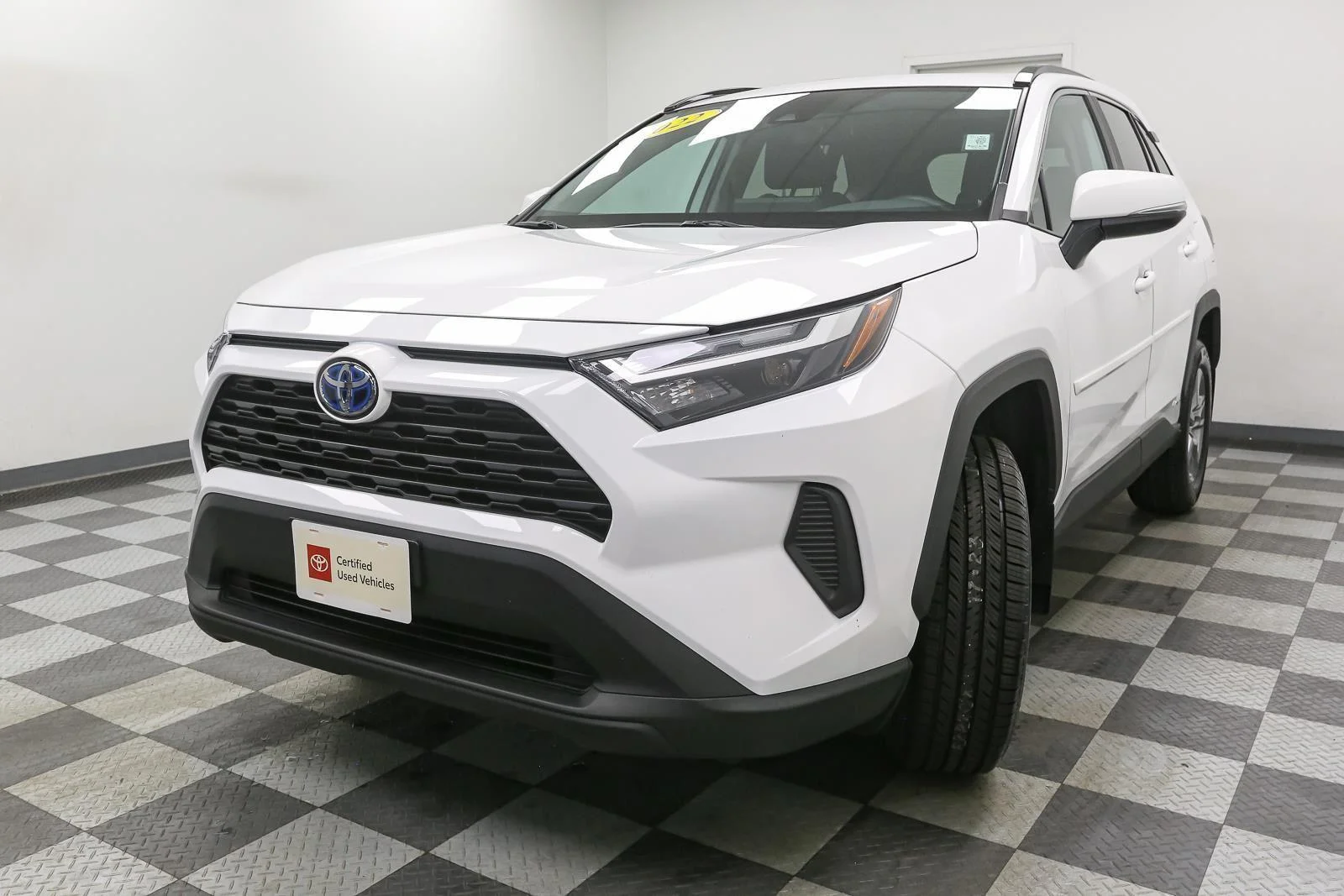 Certified Used 2022 White Toyota XLE image 5
