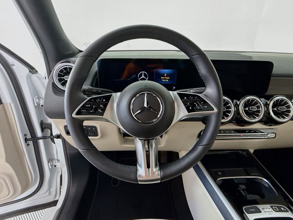 Used 2025 White Mercedes-Benz GLB 250 image 12