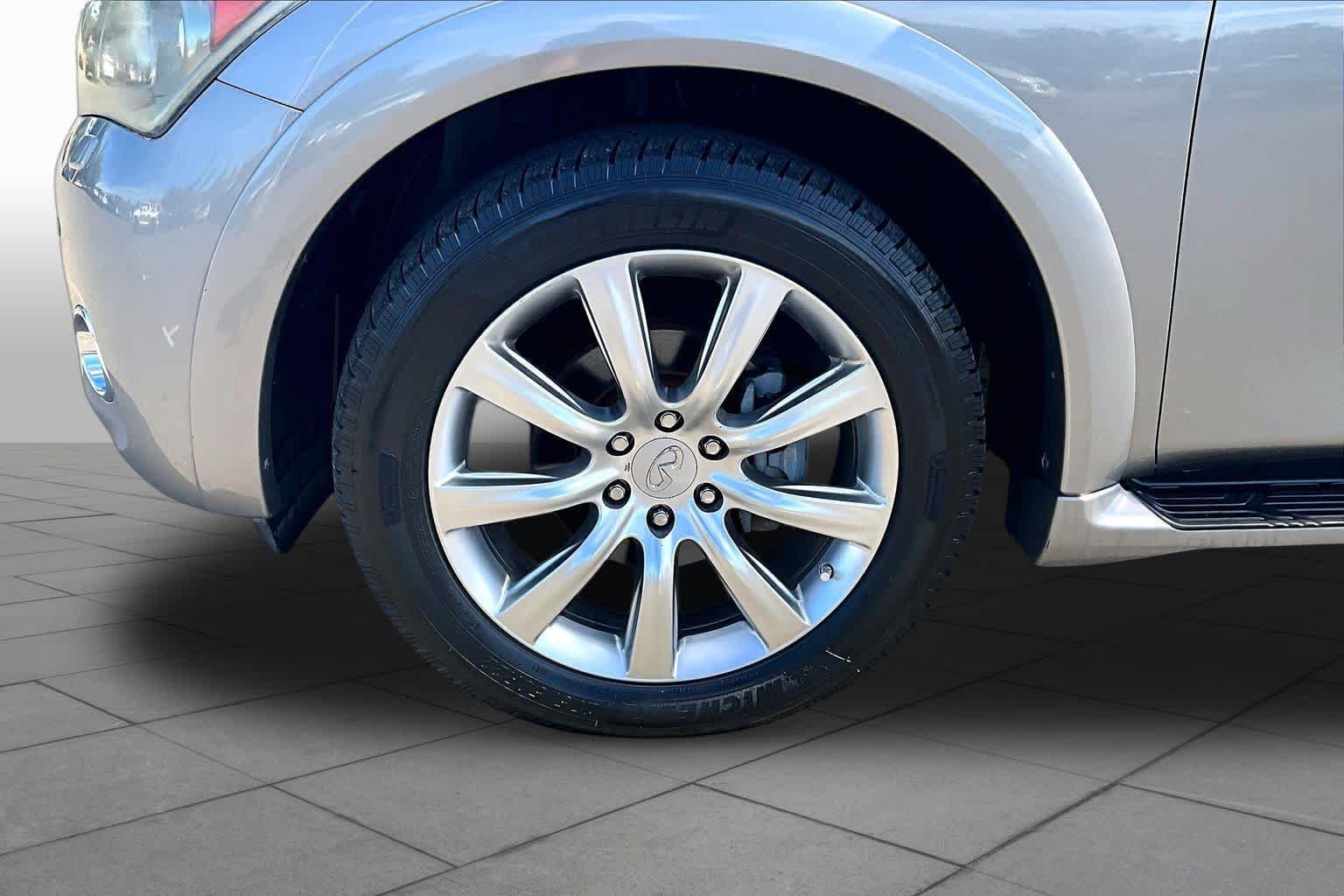 Used 2012 Platinum Graphite INFINITI 7-passenger image 10