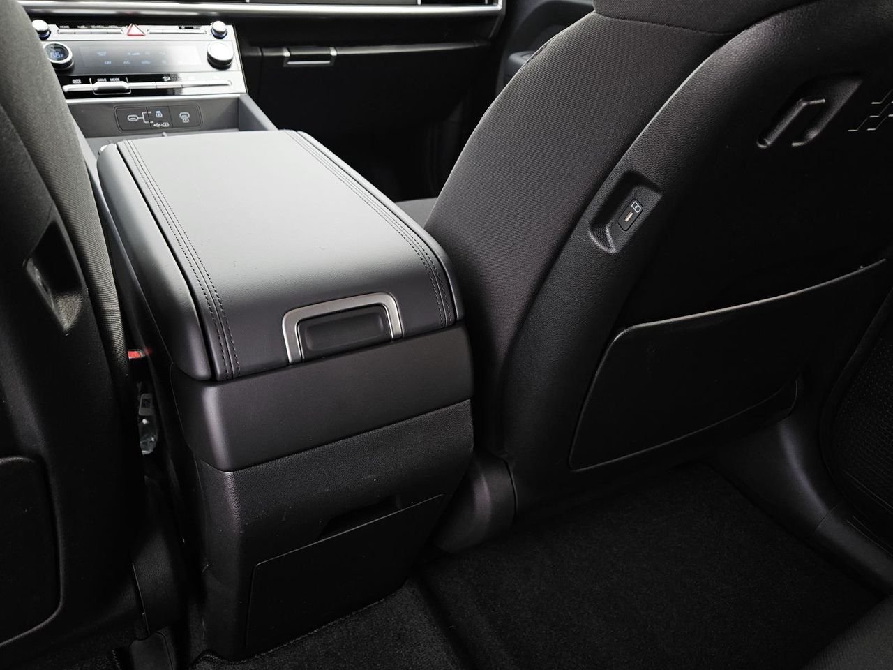 New 2026 Shimmering Silver Hyundai SE image 12