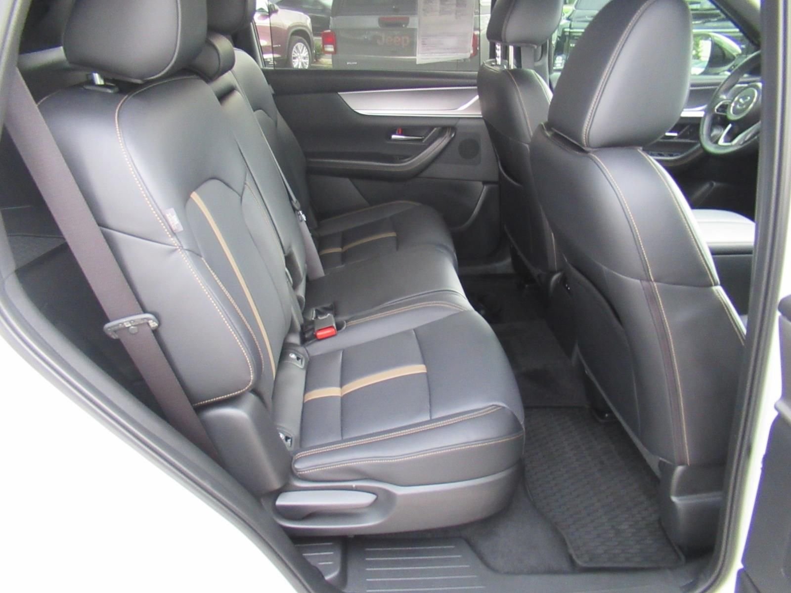 Used 2025 White Mazda 3.3 Turbo Premium Plus image 30