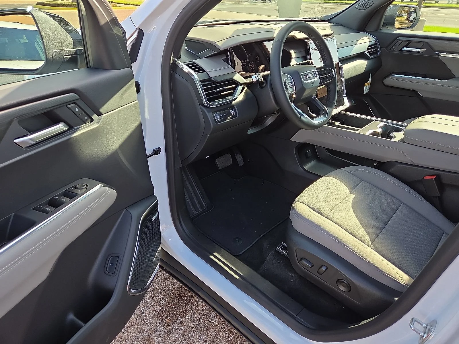 2026 GMC Acadia Elevation - Photo 10