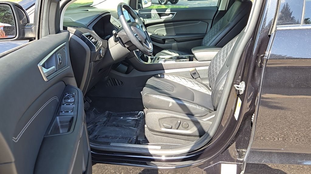 Used 2024 Black Ford Titanium image 6