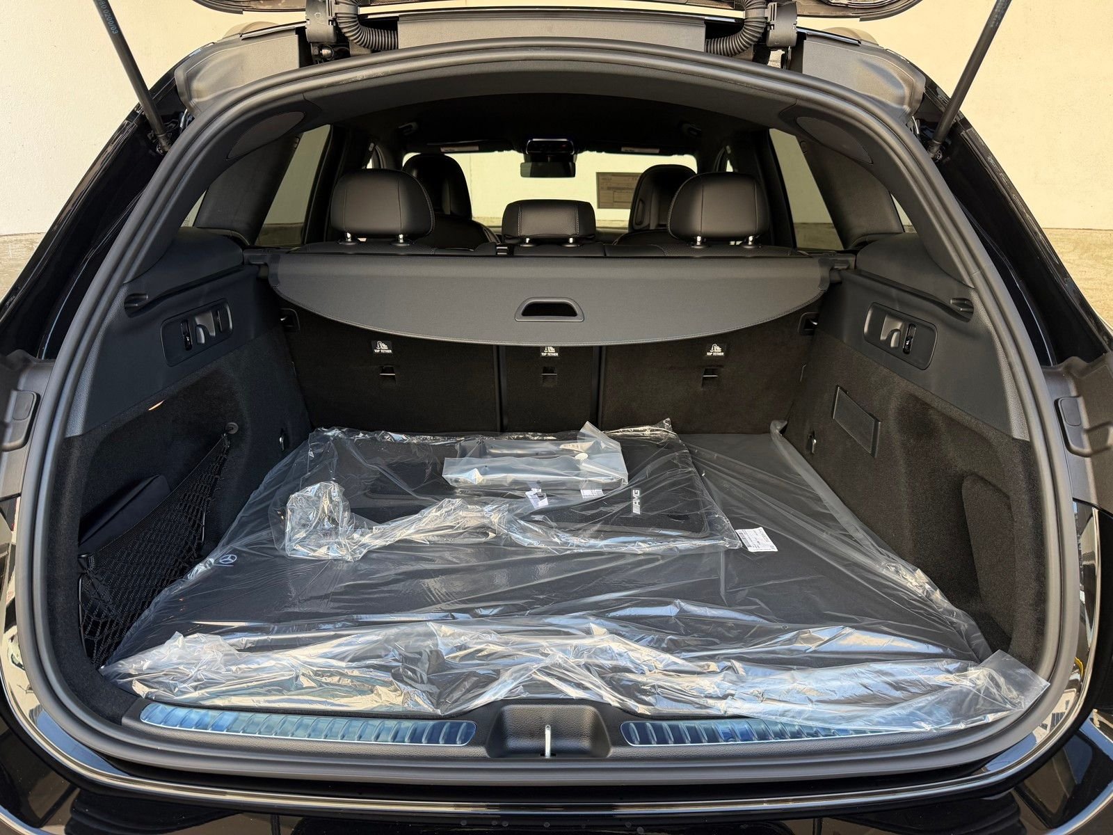 New 2026 Obsidian Black Metallic Mercedes-Benz GLC 300 image 20