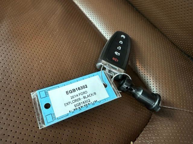 Used 2014 Black Ford Limited image 34