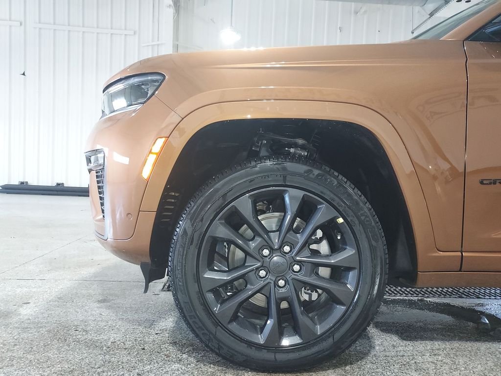 New 2026 Copper Shino Metallic Clear-Coat Exterior Paint Jeep Limited image 16