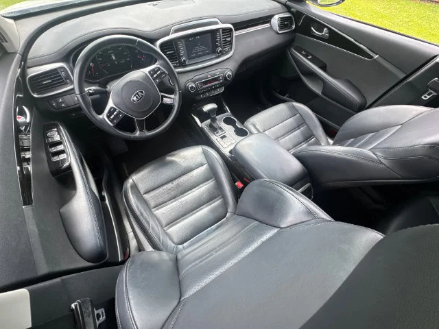 Used 2020 White Kia EX image 16