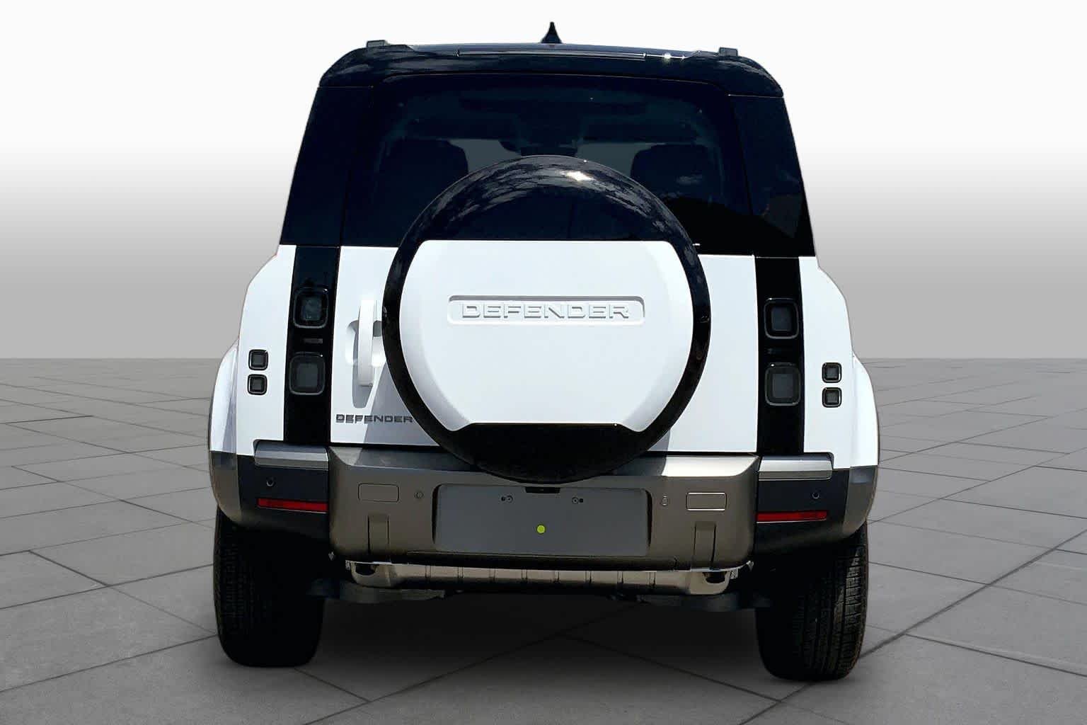 New 2026 Fuji White Land Rover S image 4