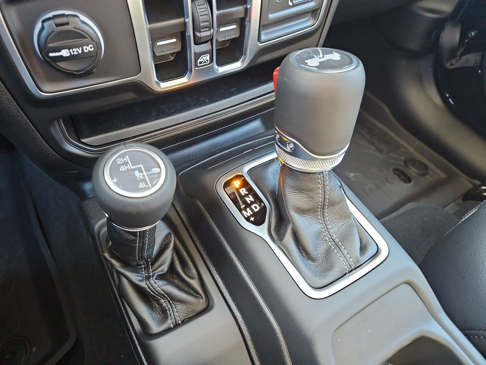2025 Jeep Wrangler 4-Door Sahara - Photo 27