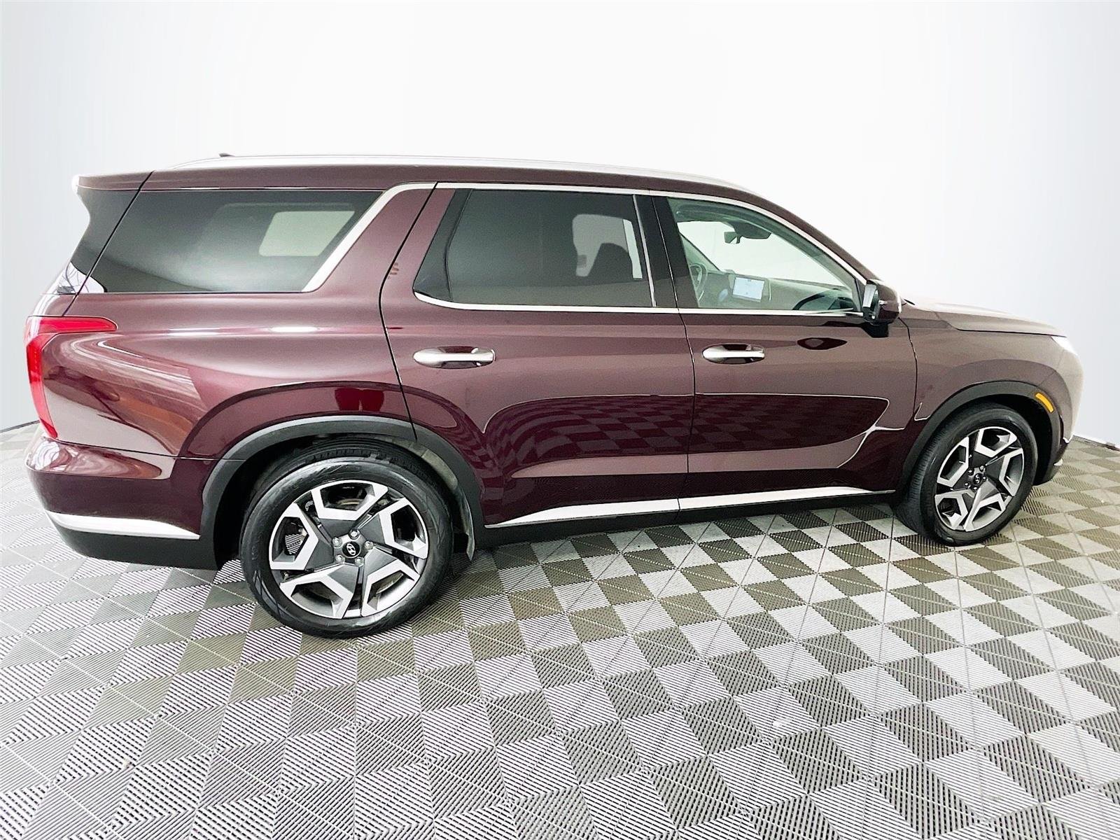 Used 2023 Sierra Burgundy Hyundai Limited image 11