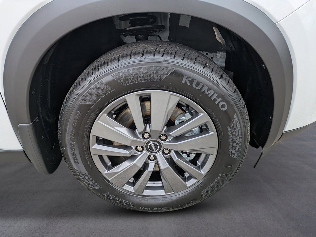 New 2026 Everest White Pearl TriCoat Nissan SV image 9