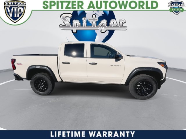 2026 Chevrolet Colorado photo 10 of 35