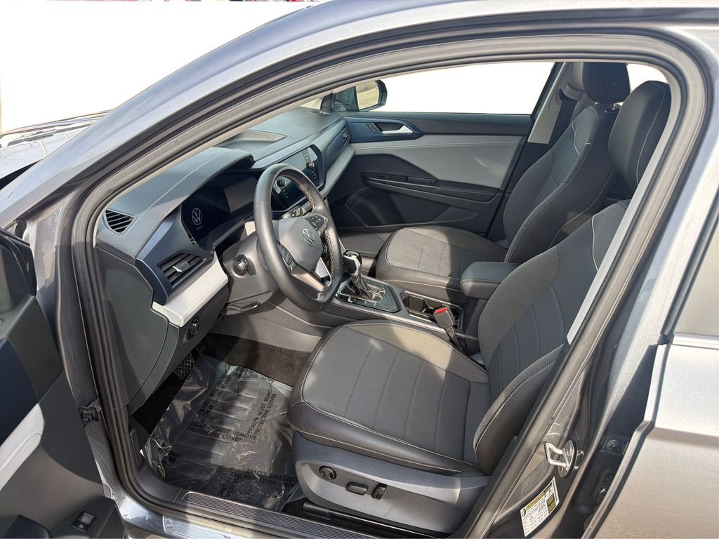 Used 2024 Blue Volkswagen SE image 10