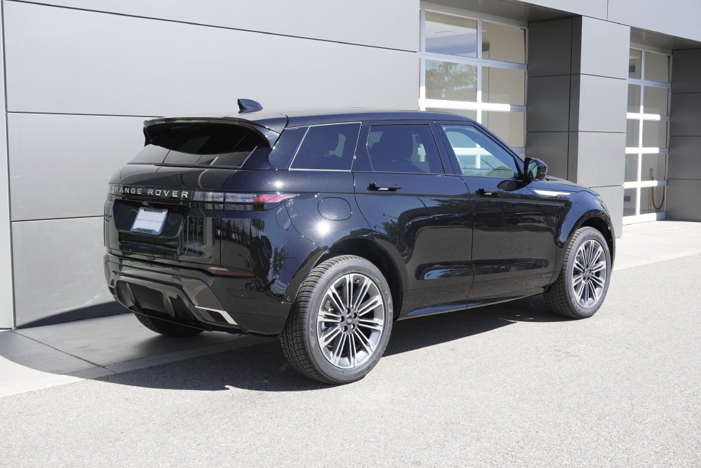 New 2026 Santorini Black Land Rover Hoxton Edition image 4