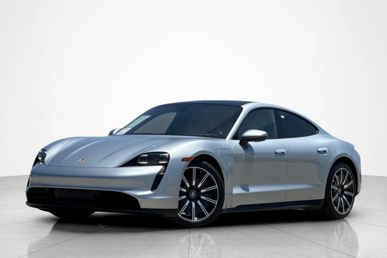 2021 Porsche Taycan -'s photo
