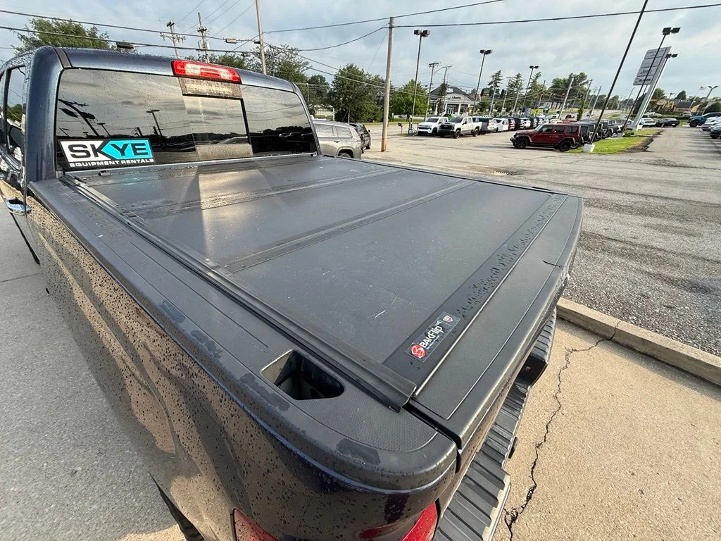 Used 2018 Blue Chevrolet LTZ image 8