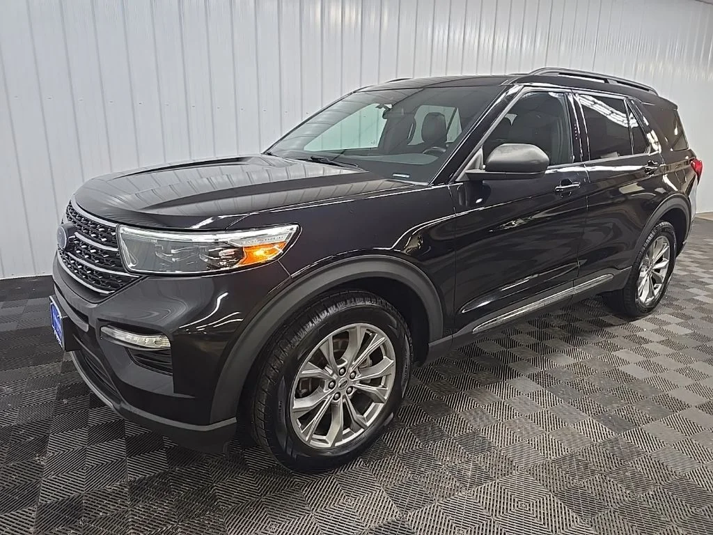 Used 2020 Black Ford XLT image 8